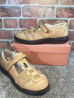 Sure Fit Acapulco womens Mary Jane flats size 9 Wide Fit